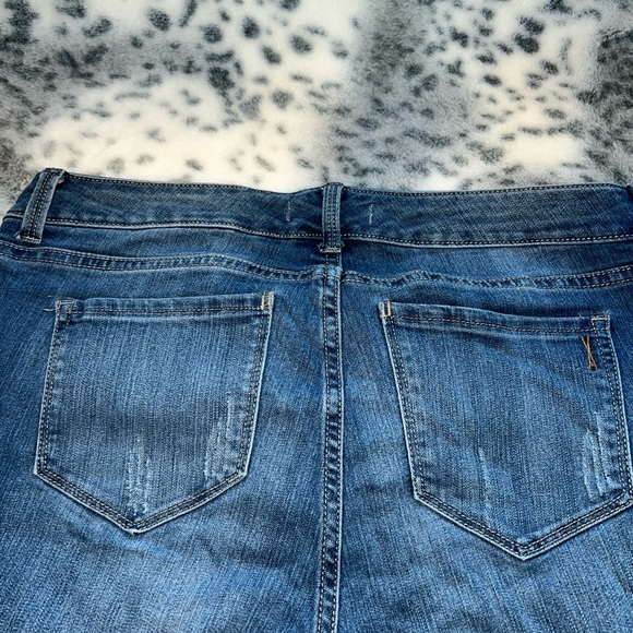 Vintage America Blues Distressed Jeans - Picture 3 of 6